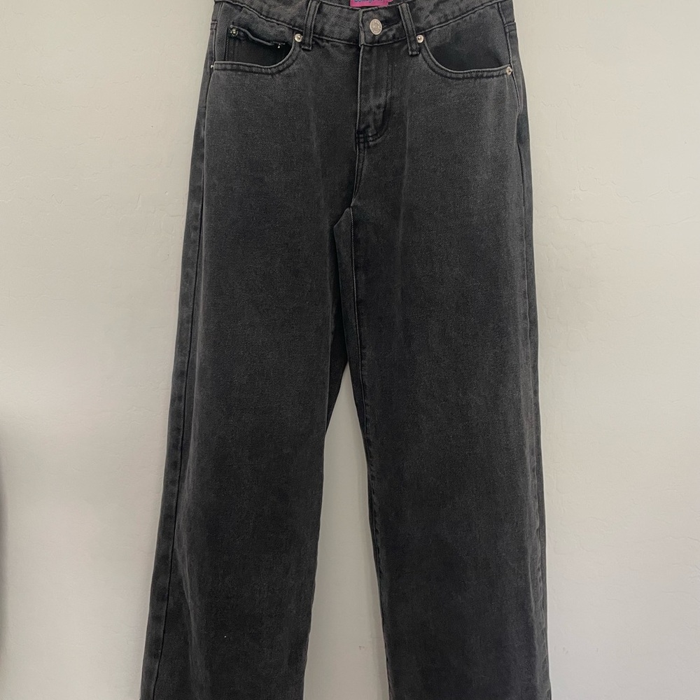 EDIKTED - Raelynn Washed Low Rise Jeans - Size XS
